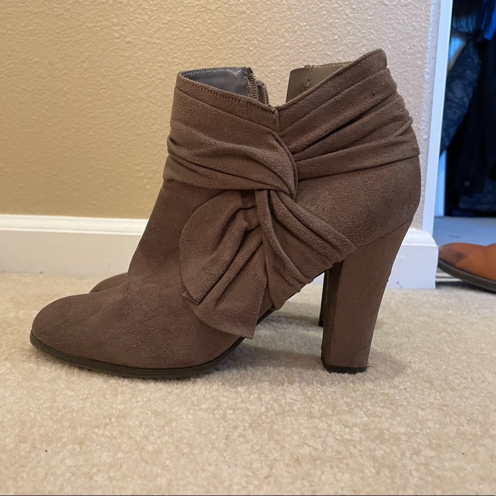 Gray booties with heel